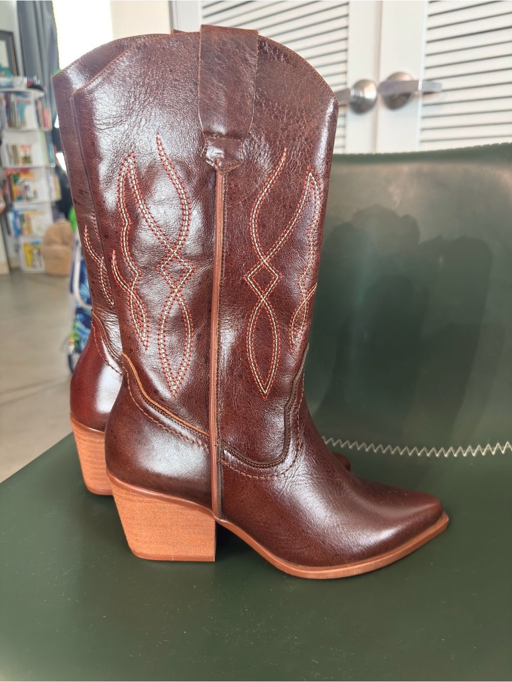 Western-Style Heeled Boots in Rich Brown Leather
